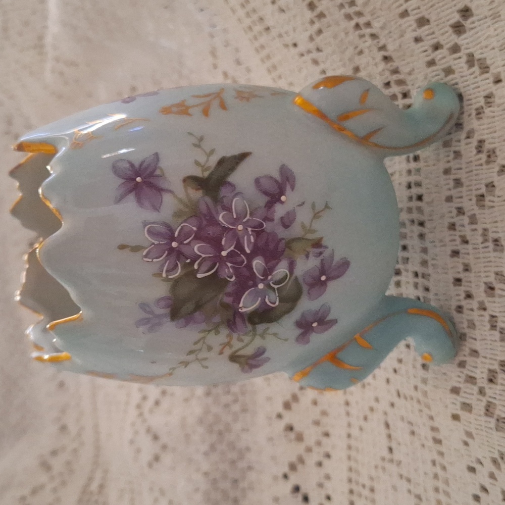 Vintage Inarco Porcelain Japan 3-Footed Vase Egg Lavender Flowers w Gold Trim